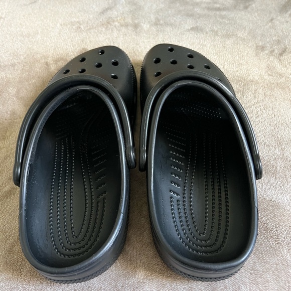 Black Classic Clog Crocs - Picture 3 of 7
